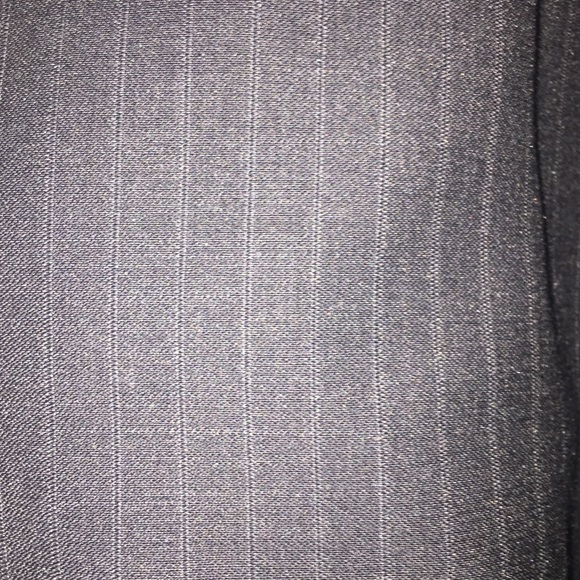 Calvin Klein 2pc. Pant suit. Grey w/lt. blue pin - Picture 4 of 4